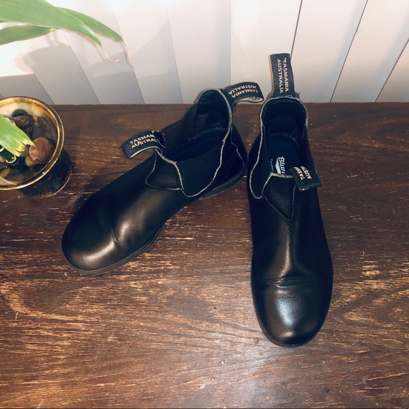 Black Blundstones - Picture 1 of 8